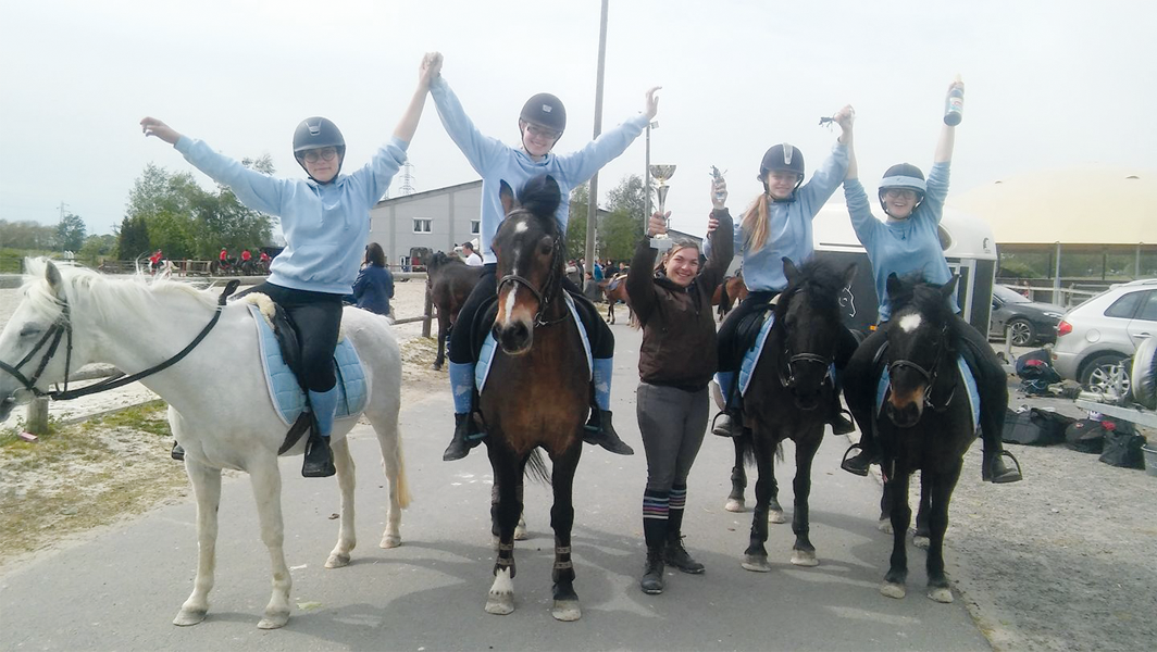 Poney game en équipe